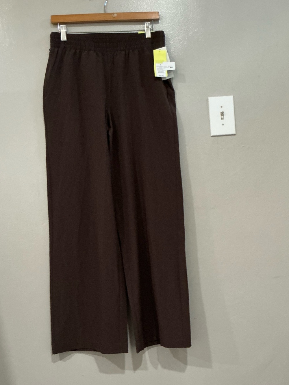Women’s Mid Rise Wide Leg Travel Pants - Brown. S - Picture 7 of 16